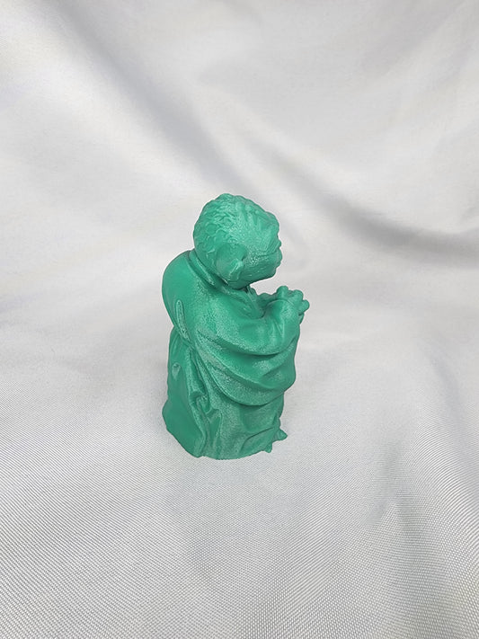 Wise Alien desk statue decoration