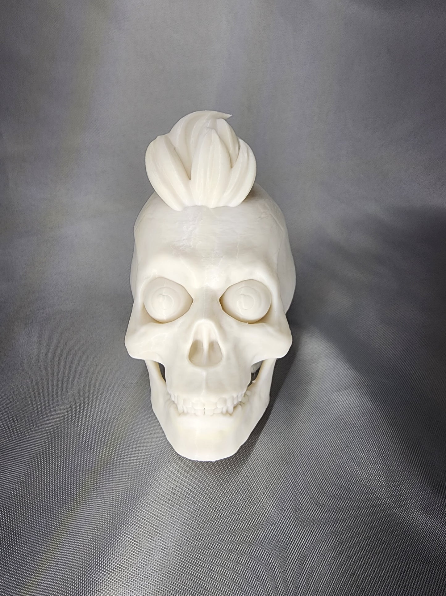 Skull with Mohawk desktop figurine decor