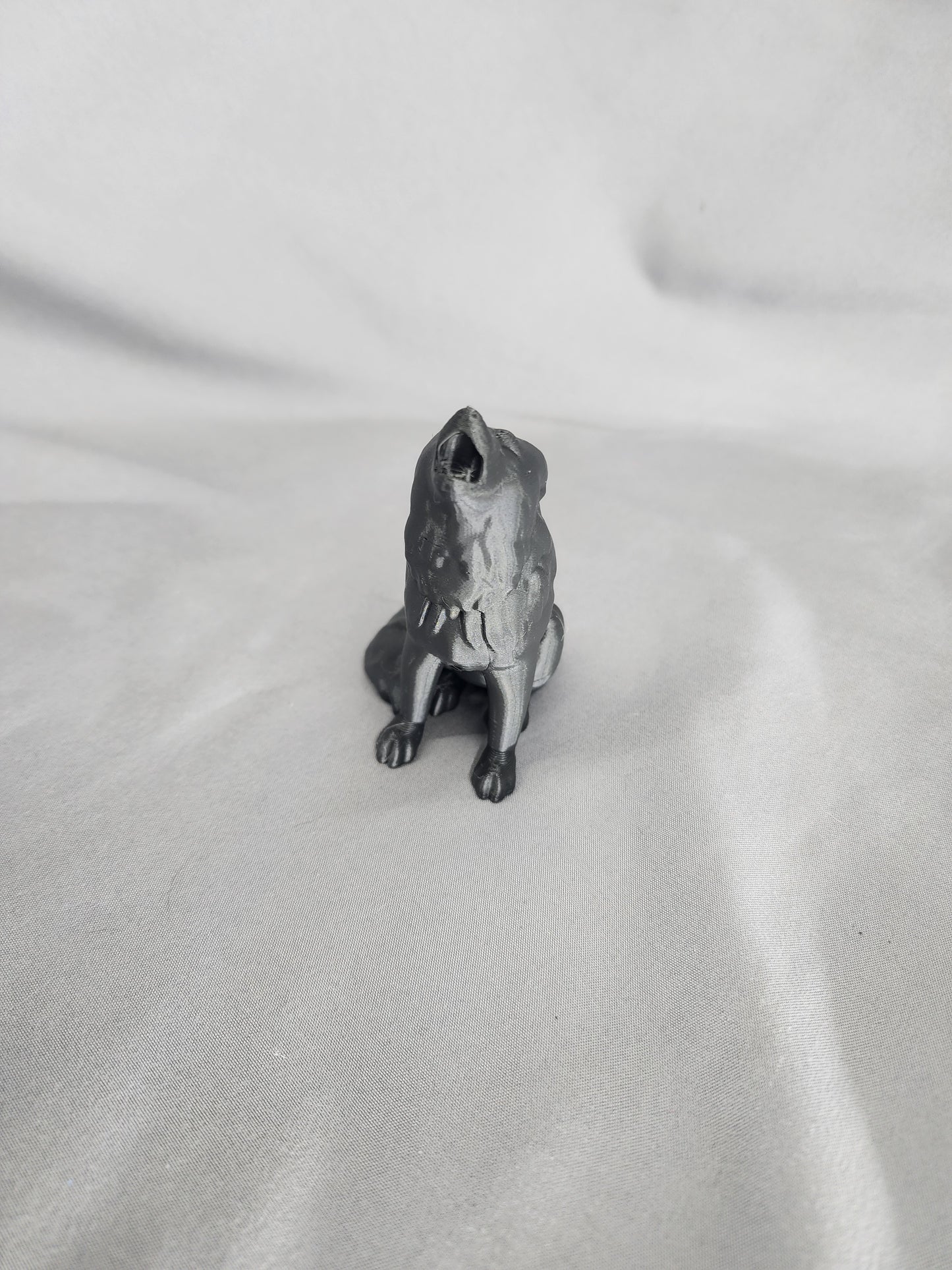 Wolf Howling Sitting Dice Guardian figurine
