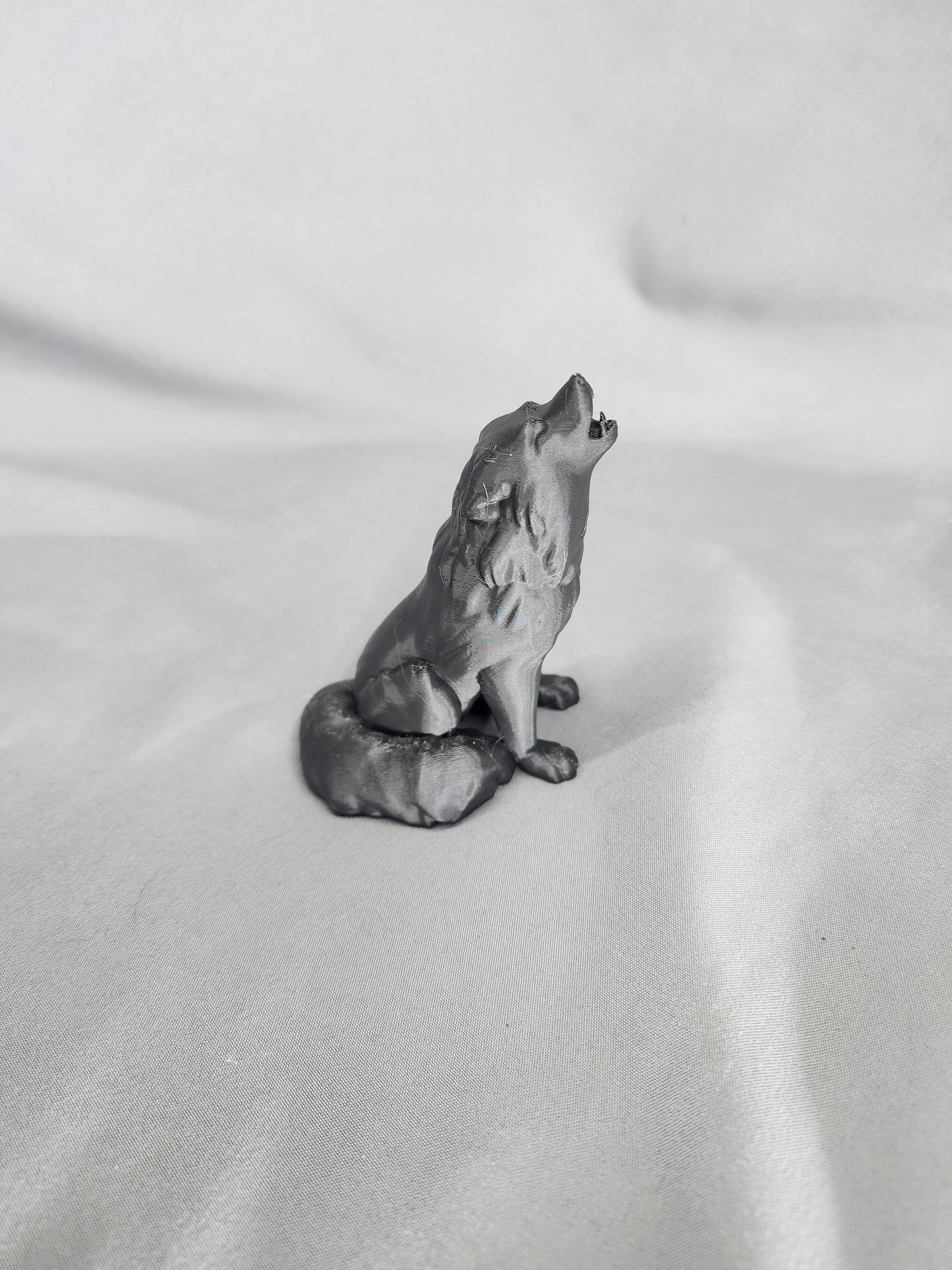 Wolf Howling Sitting Dice Guardian figurine