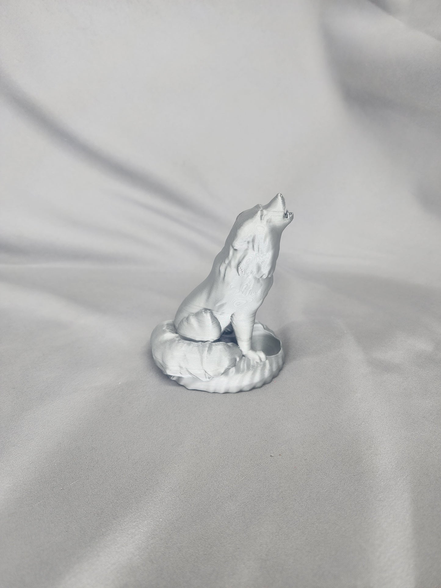 Wolf Howling Sitting Dice Guardian figurine