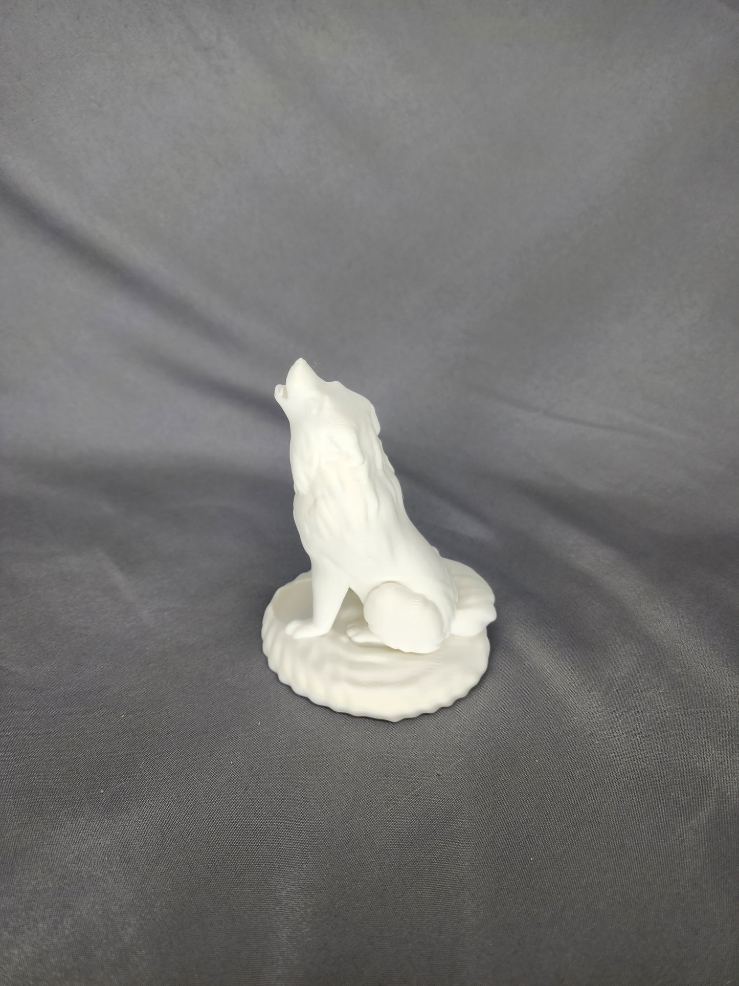 Wolf Howling Sitting Dice Guardian figurine