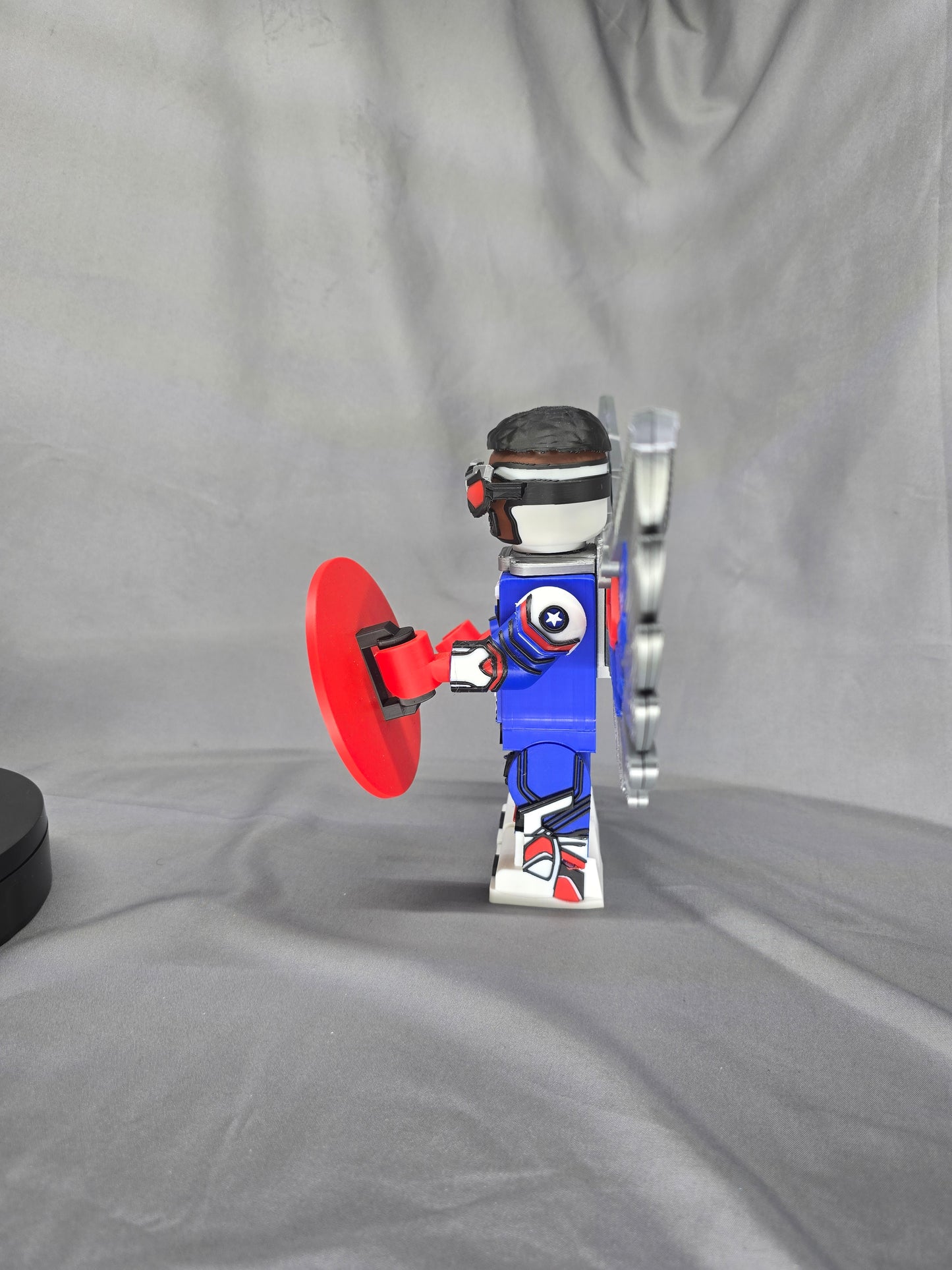 Big Block Winged American Soldier Captain articulating figurine