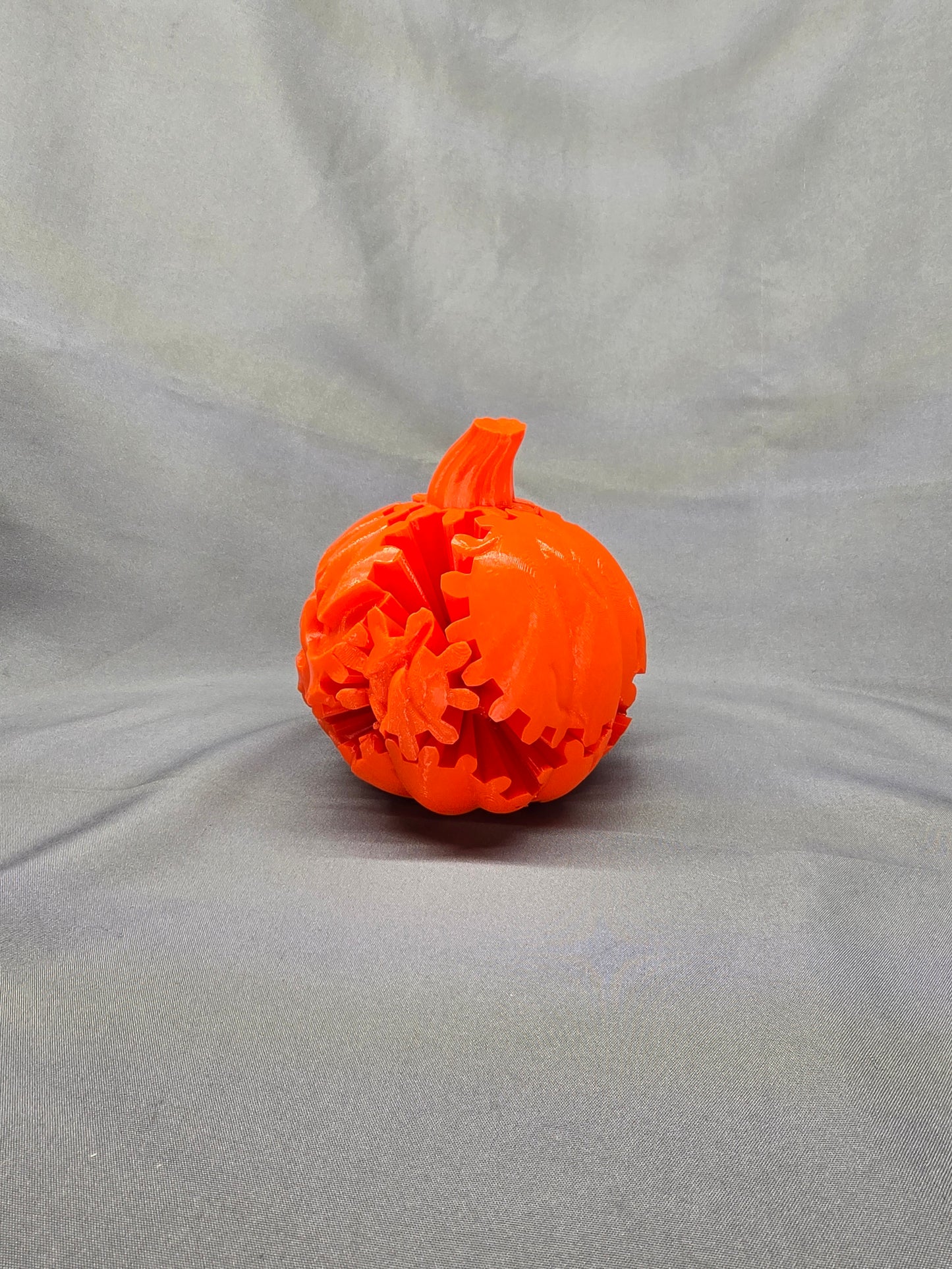 Jackolantern Gear Head rotating articulating figurine decoration fidget for Halloween