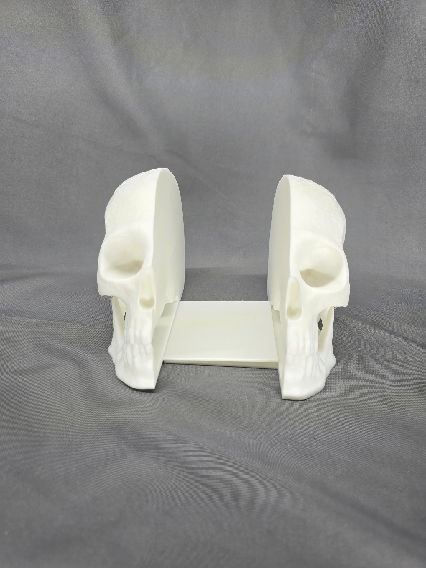 Skull Bookends: Gothic Decor