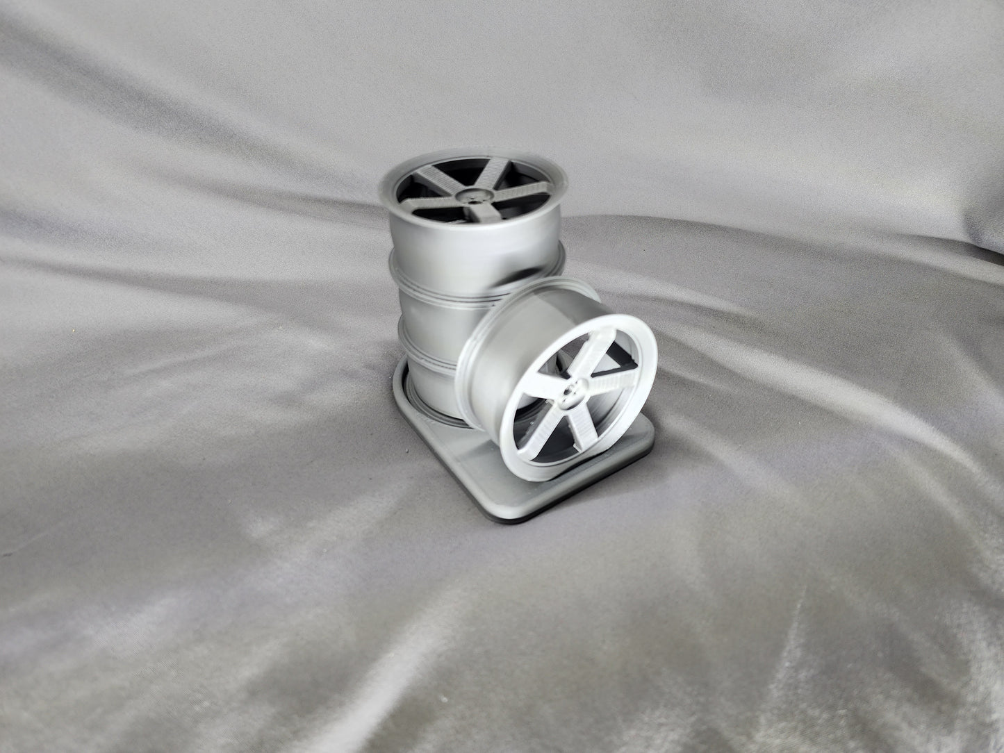 Wheels Pen Holder