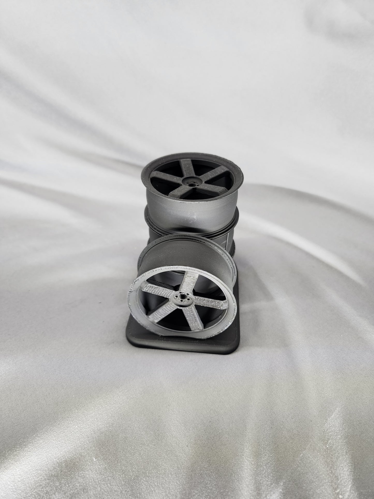 Wheels Pen Holder