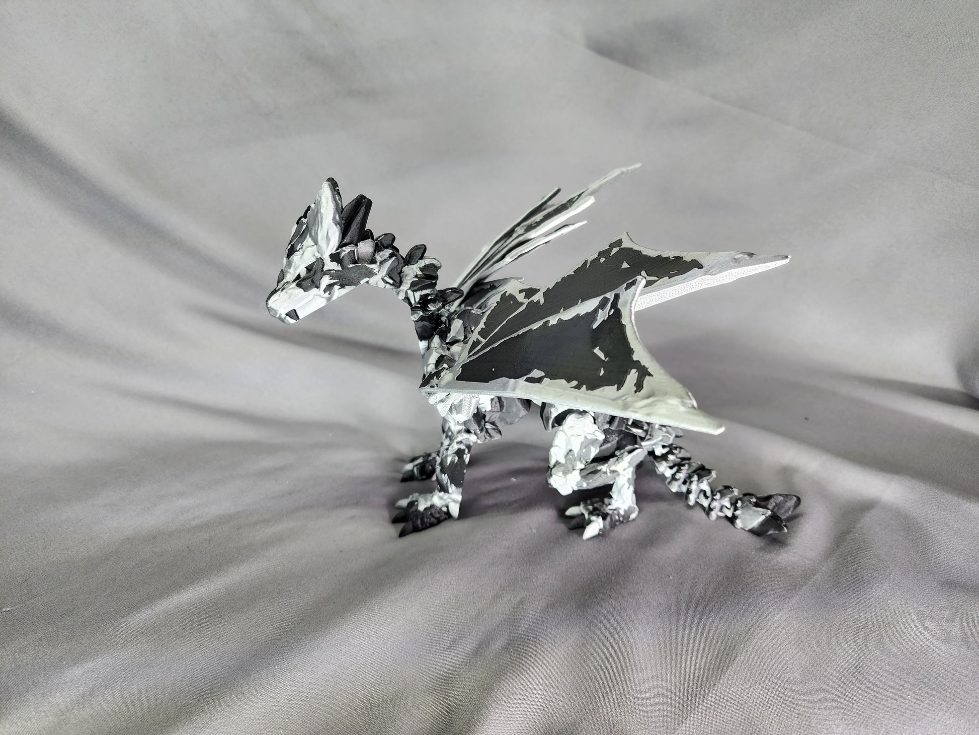 Stone Wing Dragon articulating figurine Multi-color Black silver