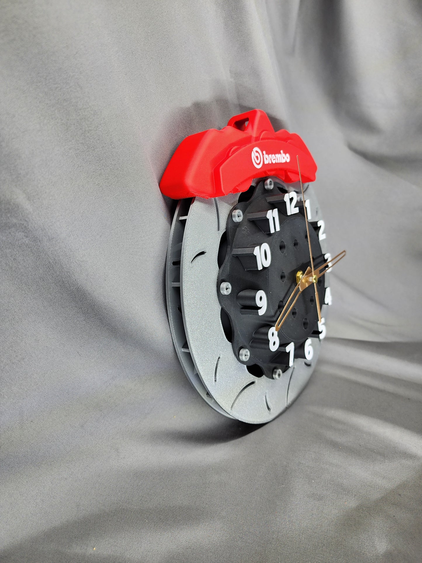 Brake Disc Clock can stop on a dime and keep you on time, perfect for the office of any auto enthusiast