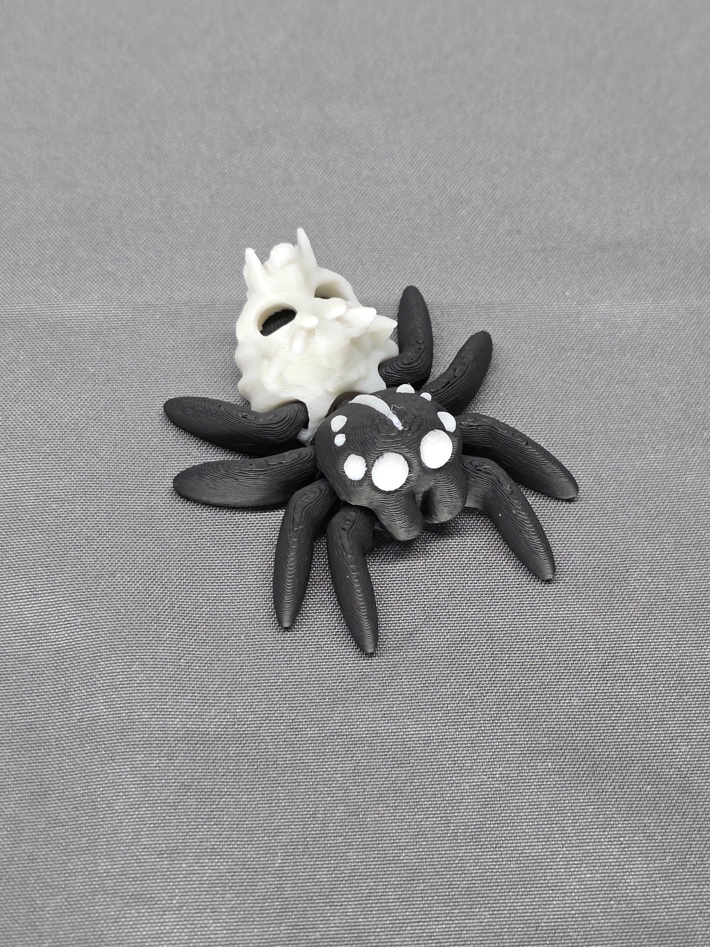 Hollow Skull Spider articulating figurine decoration for Halloween fun