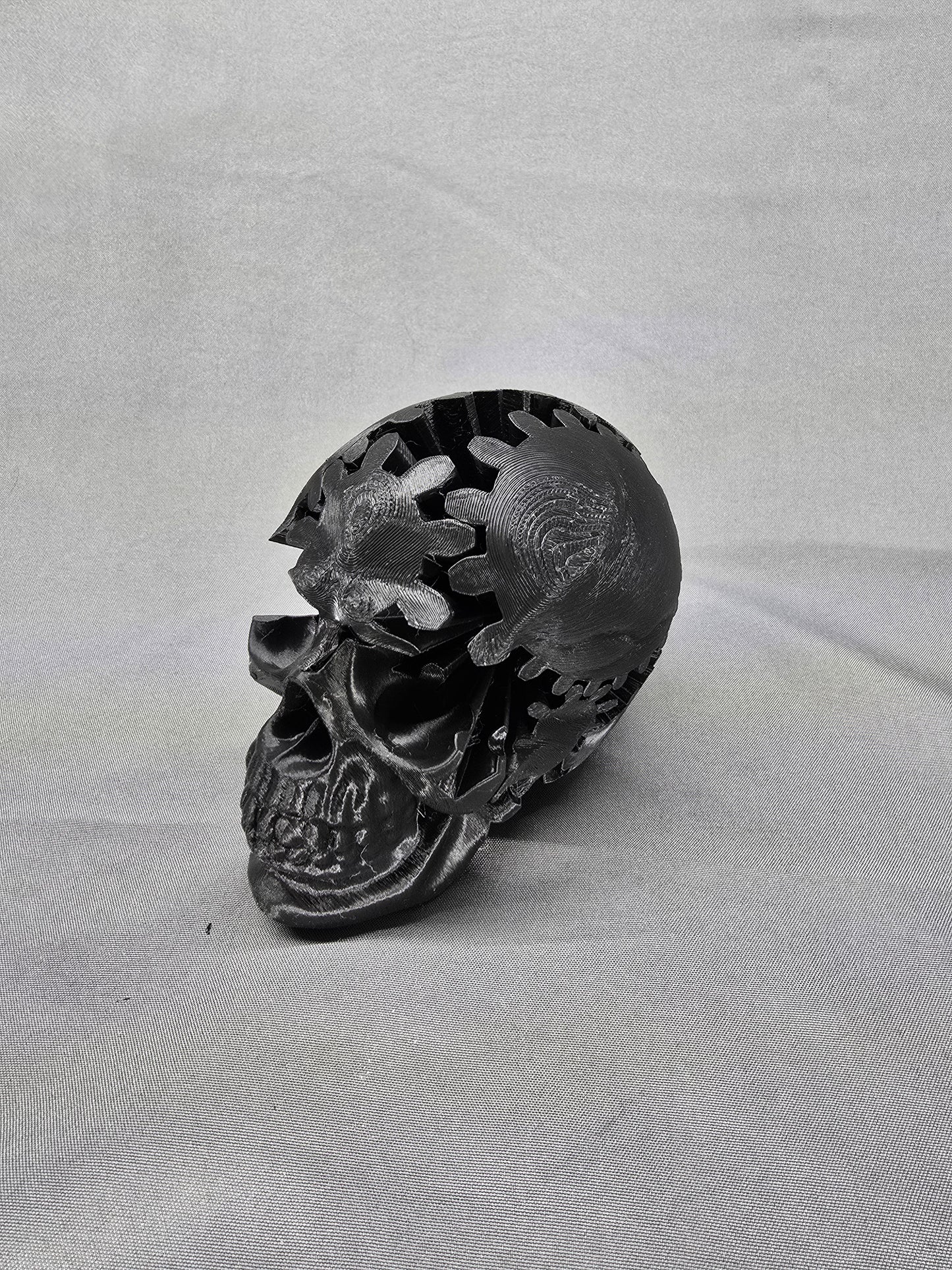 Skull Gear Head rotating articulating figurine decoration fidget for Halloween