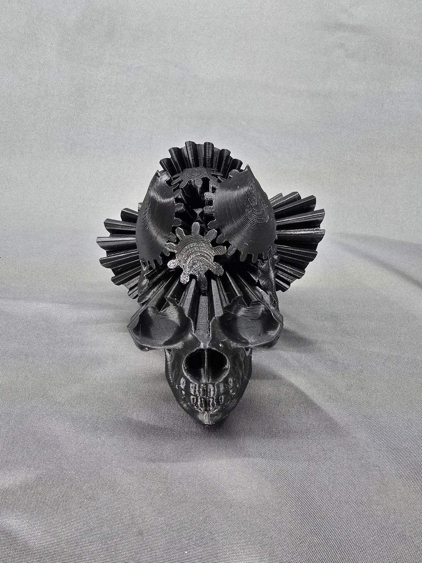 Skull Gear Head rotating articulating figurine decoration fidget for Halloween