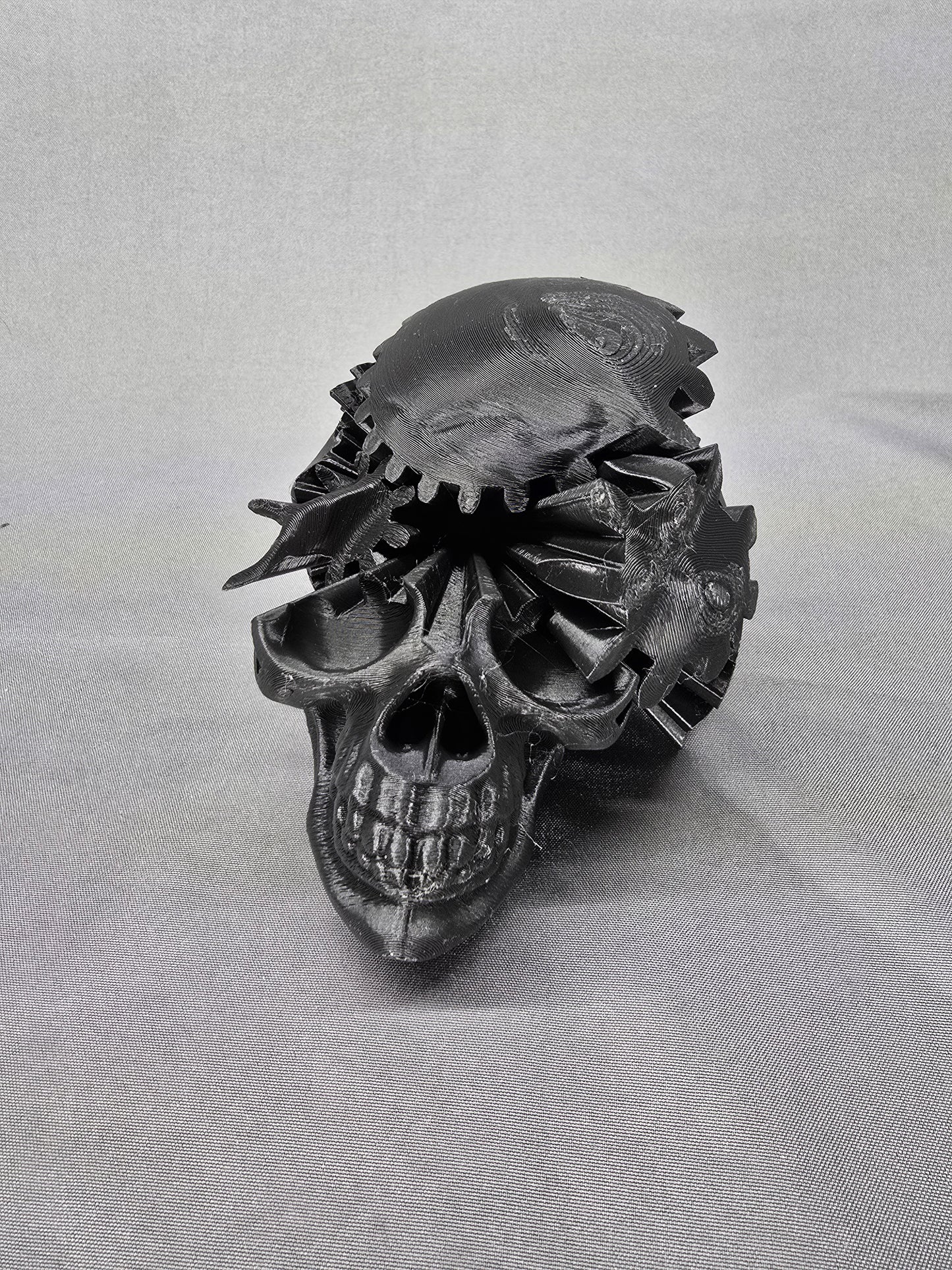 Skull Gear Head rotating articulating figurine decoration fidget for Halloween